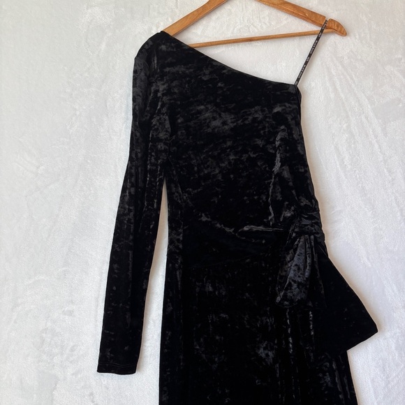 Black Halo EVE black women one sleeve formal wide leg velvet jumpsuit size 2 NWT - Picture 3 of 13
